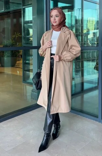 معطف واقٍ من المطر بتصميم حزام للخصر 4511-05 لون القهوة مع الحليب 4511-05