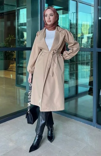معطف واقٍ من المطر بتصميم حزام للخصر 4511-05 لون القهوة مع الحليب 4511-05