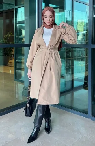 معطف واقٍ من المطر بتصميم حزام للخصر 4511-05 لون القهوة مع الحليب 4511-05