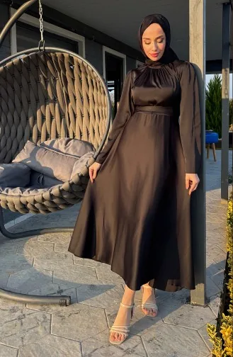 فستان سهرة ستان بتفاصيل من الامام 5514-06 لون اسود 5514-06