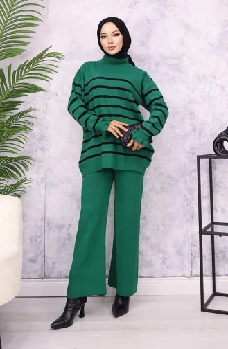 طقم تريكو مُخطط عند الكتف وأزرار 24019-02 لون أخضر زمردي 24019-02