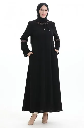 عباية مطرزة بمقاسات كبيرة مع سحاب مخفي 6193-01 أسود 6193-01