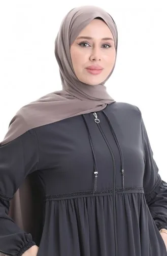 عباية بأكمام مرنة وسحاب مزينة بالأحجار 5081-05 مدخنة 5081-05