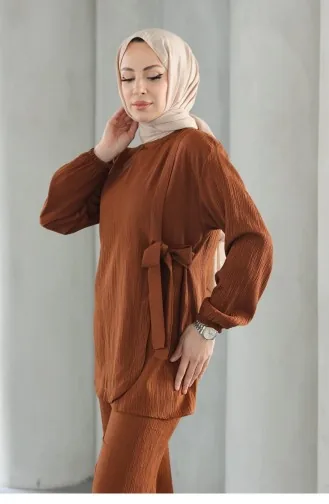 بدلة بنية اللون بتفاصيل رباط 679