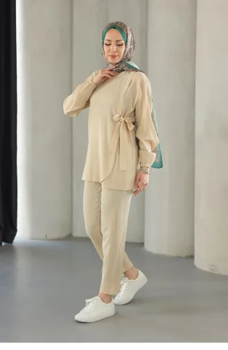 Costume Beige Avec Détail Cravate 682
