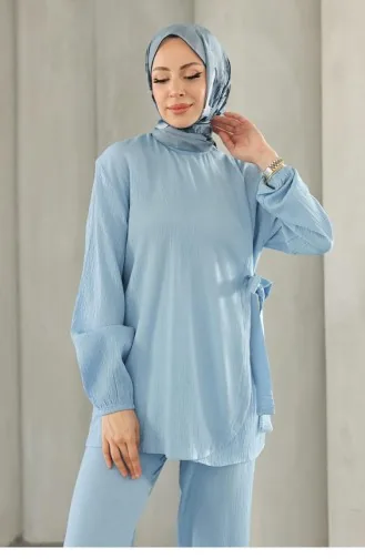 Babyblauer Anzug Mit Krawattendetail 686