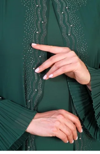 Damen Plus Size Abendkleid Mit Stein- Und Perlenmuster Und Plissierten Ärmeln Hijab Für Mütter 4578 Smaragdgrün 4578.ZÜMRÜT YEŞİLİ