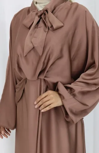 Satijnen Jurk Met Strikkraag 6204-02 Melkkoffie 6204-02