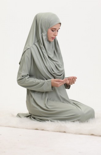 Green Praying Dress 1975-11