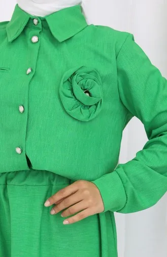 بدلة من قطعتين مكونة من قميص وتنورة بتفاصيل وردية 2088-06 باللون الأخضر 2088-06