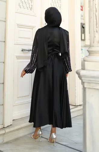 Satin Abendkleid Mit Steinen 5802-04 Schwarz 5802-04