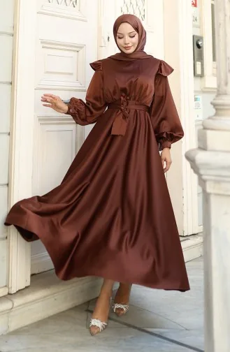 فستان سهرة ساتان بأكتاف مكشكشة 5805-02 تان 5805-02