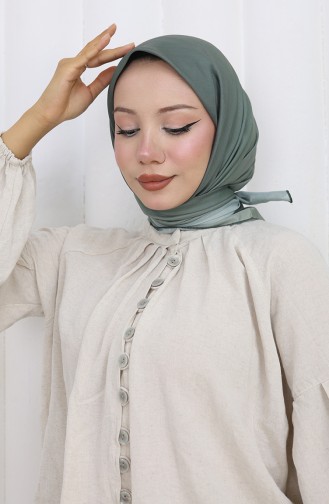 وشاح أخضر 202504-06