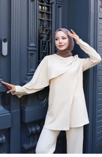 بدلة تفصيلية باللون البيج 774