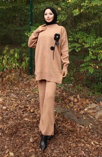 بدلة من قطعتين، بنطال وبنطلون تونيك مزخرف بنقشة زهور، موديل 1017-02، لون القهوة بالحليب 1017-02