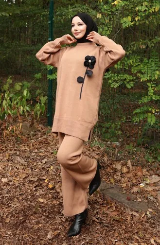 بدلة من قطعتين، بنطال وبنطلون تونيك مزخرف بنقشة زهور، موديل 1017-02، لون القهوة بالحليب 1017-02