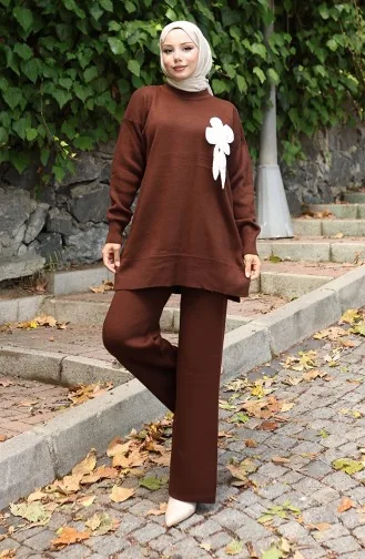 بدلة من قطعتين، بنطال وتونك بتفاصيل زهور، لون بني، رقم 1028-06 1028-06