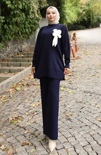 بدلة من قطعتين، بنطال وتونك بتفاصيل زهور، 1028-08 أزرق داكن 1028-08