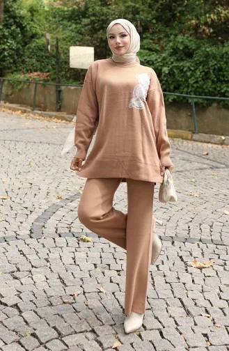 Ensemble Deux Pièces En Tricot Tunique Et Pantalon Brodés De Fleurs Couleur Café Au Lait 1067-03 1067-03