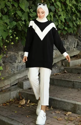 سترة محبوكة بنقشة حرف V ومزينة بنقشة حرف V 3017-04 باللون الأسود 3017-04