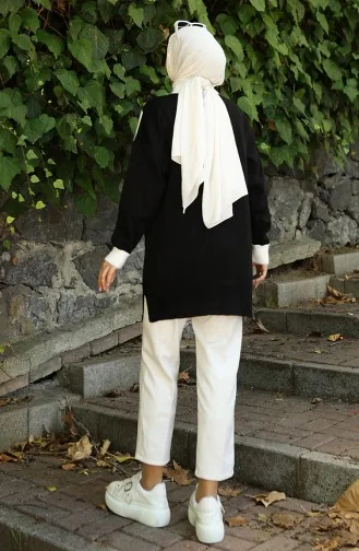 سترة محبوكة بنقشة حرف V ومزينة بنقشة حرف V 3017-04 باللون الأسود 3017-04