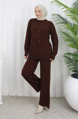 بدلة من قطعتين، بنطال وكنزة محبوكة بنقوش مرصعة بالأحجار، لون بني 0018-04 0018-04