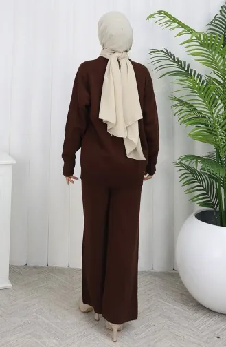 بدلة من قطعتين، بنطال وكنزة محبوكة بنقوش مرصعة بالأحجار، لون بني 0018-04 0018-04