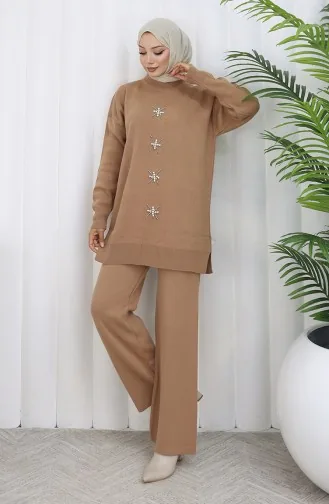 بدلة من قطعتين، بنطال وقميص محبوك مطرز باللؤلؤ، لون القهوة والحليب، رقم 1068-06 1068-06