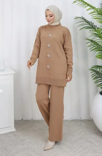 بدلة من قطعتين، بنطال وقميص محبوك مطرز باللؤلؤ، لون القهوة والحليب، رقم 1068-06 1068-06