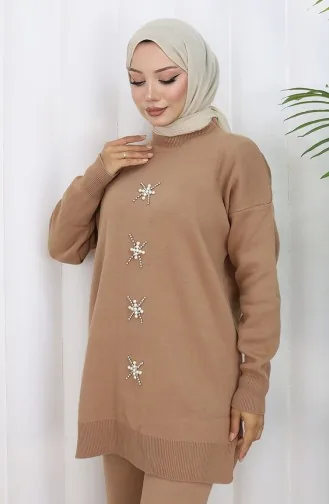 بدلة من قطعتين، بنطال وقميص محبوك مطرز باللؤلؤ، لون القهوة والحليب، رقم 1068-06 1068-06