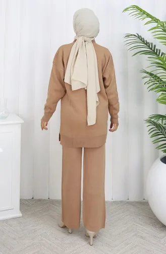 بدلة من قطعتين، بنطال وقميص محبوك مطرز باللؤلؤ، لون القهوة والحليب، رقم 1068-06 1068-06