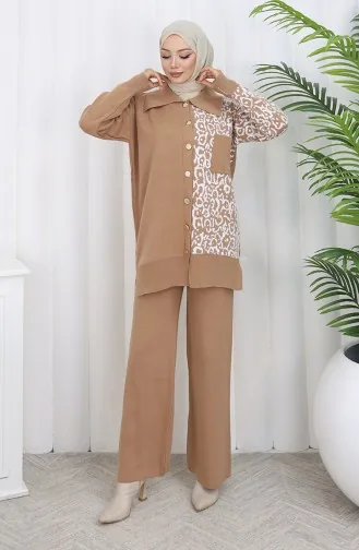 Gebreid Garnituur Met Knopen Tuniek Tweedelig Pak 1078-02 Melk Koffie 1078-02