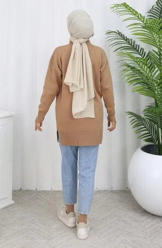 سترة محبوكة بجيوب الكنغر ومزينة باللؤلؤ 3030-04 بلون القهوة الحليبية 3030-04