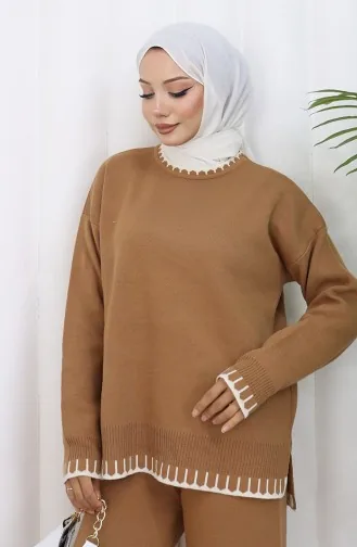 طقم من قطعتين من سترة وبنطلون محبوك بتفاصيل رموش 0015-06 لون قهوة حليبية 0015-06