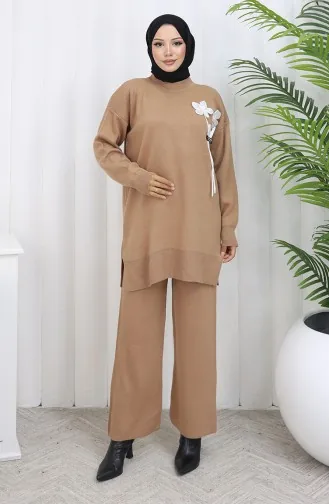 Ensemble Deux Pièces En Tricot Tunique Et Pantalon à Détails Floraux 1037-05 Café Au Lait 1037-05