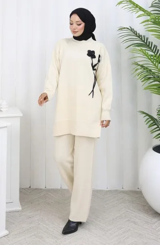طقم تونيك وبنطلون محبوك بتفاصيل زهور من قطعتين 1037-07 بيج 1037-07