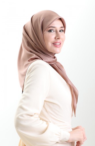 وشاح كريستال كاراجا 82022-23 حليب قهوة 82022-23