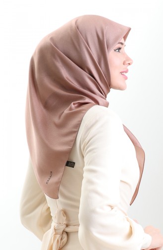 وشاح كريستال كاراجا 82022-23 حليب قهوة 82022-23