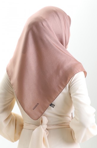 وشاح كريستال كاراجا 82022-23 حليب قهوة 82022-23