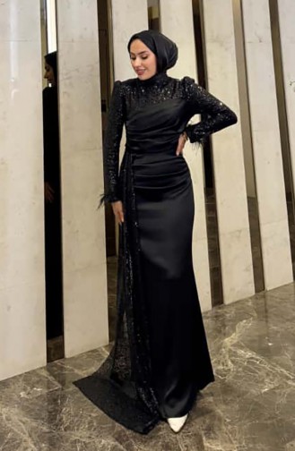 Abendkleid Aus Schimmerndem Satin 4667-01 Schwarz 4667-01