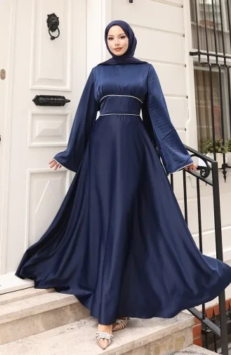 Robe De Soirée Froncée Avec Passepoil En Satin 5610-03 Bleu Marine 5610-03