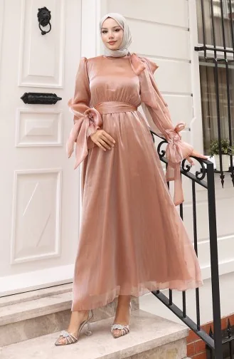 فستان سهرة من قماش التول الأورجانزا مع حزام خصر مطوي 5611-03 بلون القهوة الحليبية 5611-03
