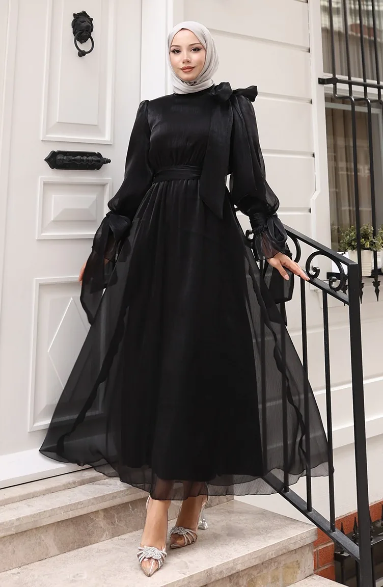 Robe De Soirée En Organza Et Tulle Plissée à La Taille Et Ceinturée Modèle 5611-08 Noire 5611-08