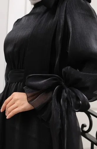Robe De Soirée En Organza Et Tulle Plissée à La Taille Et Ceinturée Modèle 5611-08 Noire 5611-08