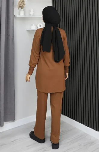 Zweiteiliges Set Aus Tunika Und Hose Aus Crêpe-Stoff Artikelnummer 20024A-02 Farbe: Hellbraun 20024A-02