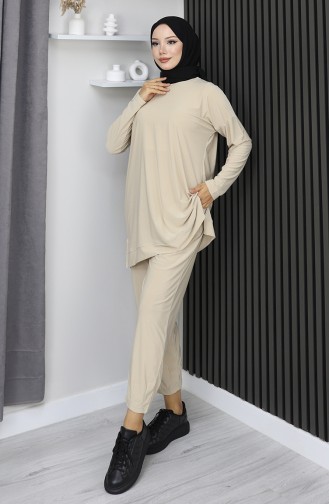 Zweiteiliger Anzug Aus Sandfarbenem Stoff Tunika Und Hose Modell 20061-03 Beige 20061-03