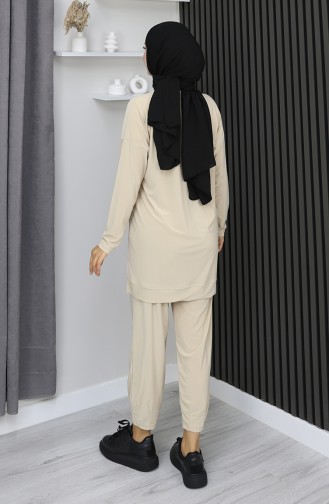 Zweiteiliger Anzug Aus Sandfarbenem Stoff Tunika Und Hose Modell 20061-03 Beige 20061-03