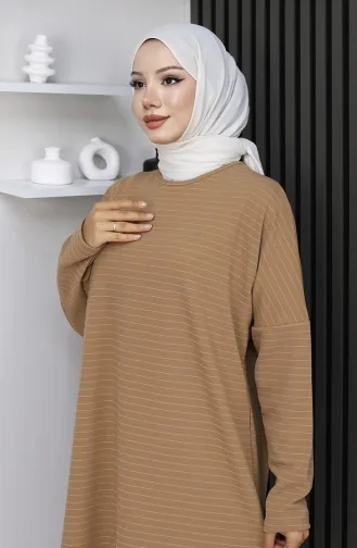 تونيك مخطط أساسي موسمي بقصّة مريحة 8764-02 بلون القهوة الحليبية 8764-02