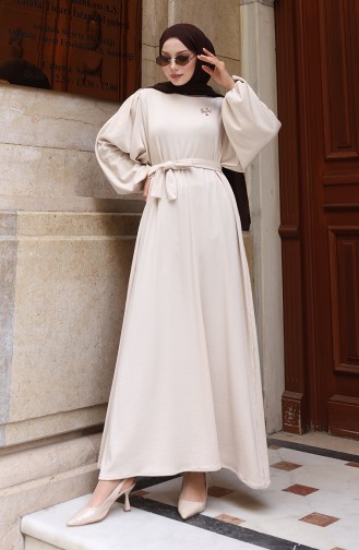 Robe Hijab Côtelée Ornée De Dentelle Et De Broches 0220-05 Beige 0220-05