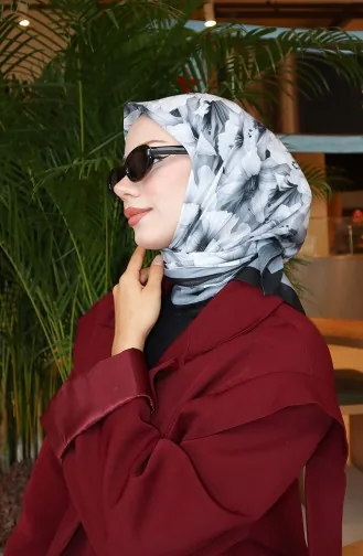 Çiçek Desenli Eşarp 70332-09 Siyah Gri